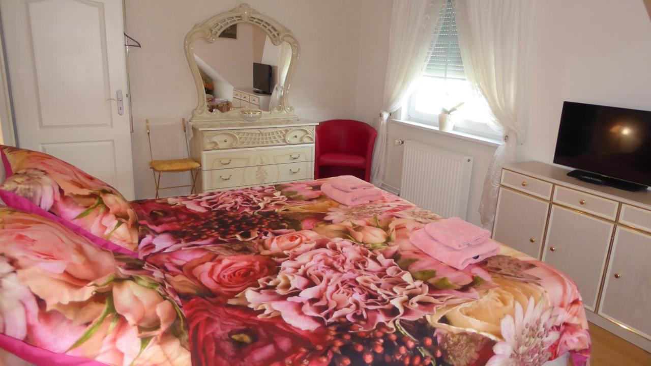 Blumen Apartment Hamburgo Exterior foto